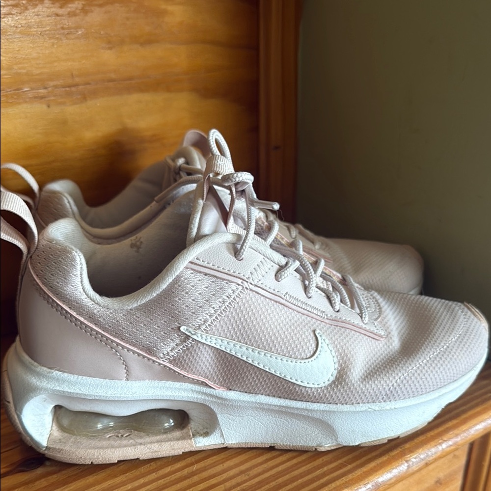 Nike Women's Light Pink Air Max Sneakers